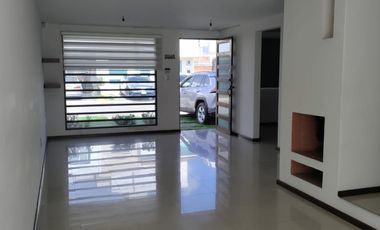 CASA EN RENTA EN FUENTES DE SAN JOSÉ