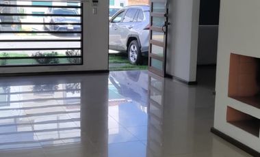 CASA EN RENTA EN FUENTES DE SAN JOSÉ