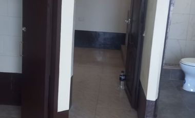 SE ALQUILA SUITE SIN MUEBLES,  EN  URDESA CENTRAL, GUAYAQUIL.