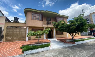 Casa Esquinera Barrio Altico Neiva - 345 M2