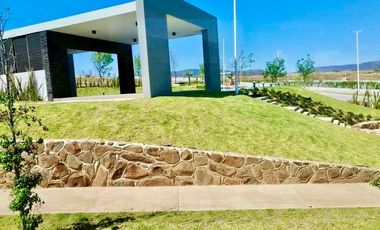 TERRENO EN VENTA SENDEROS DE MONTE VERDE FRENTE A ALBERCA