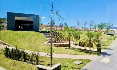 TERRENO EN VENTA SENDEROS DE MONTE VERDE FRENTE A ALBERCA