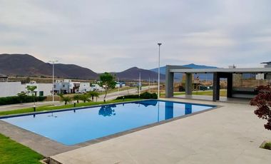 TERRENO EN VENTA SENDEROS DE MONTE VERDE FRENTE A ALBERCA