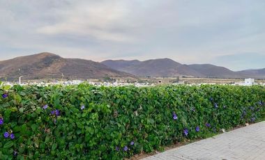 TERRENO EN VENTA SENDEROS DE MONTE VERDE FRENTE A ALBERCA
