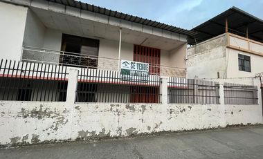 CASA COMERCIAL EN VENTA EN LA VIA PORTOVIEJO   SANTA ANA