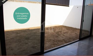 HERMOSA CASA CON JARDÍN Y CASA CLUB CON ALBERCA, FRACCIONAMIENTO EL CIELO II, LEÓN, GUANAJUATO