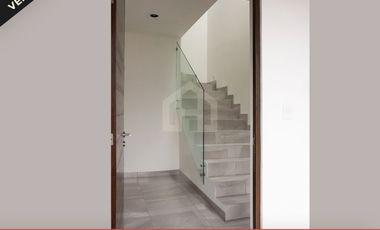 HERMOSA CASA CON JARDÍN Y CASA CLUB CON ALBERCA, FRACCIONAMIENTO EL CIELO II, LEÓN, GUANAJUATO