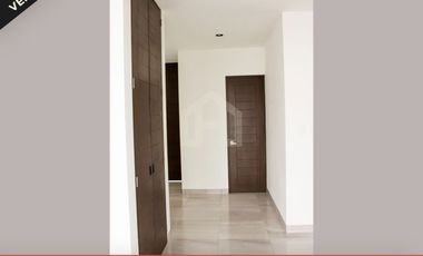 HERMOSA CASA CON JARDÍN Y CASA CLUB CON ALBERCA, FRACCIONAMIENTO EL CIELO II, LEÓN, GUANAJUATO