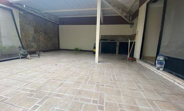 Vendo una bonita casa cerca del City Mall Alborada 10ma etapa