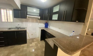 Vendo una bonita casa cerca del City Mall Alborada 10ma etapa