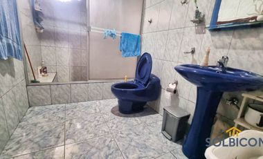 Casa con amplio terreno cerca de la feria libre