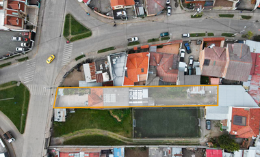 Casa con amplio terreno cerca de la feria libre