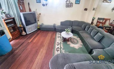 Casa con amplio terreno cerca de la feria libre