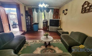 Casa con amplio terreno cerca de la feria libre