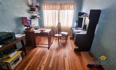 Casa con amplio terreno cerca de la feria libre