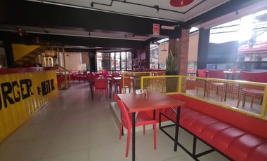 Desde los inicios de Tarapoto, este local ha saciado antojos con sus hamburguesas y bebidas. Tres pisos operativos + azotea lista para conquistar.