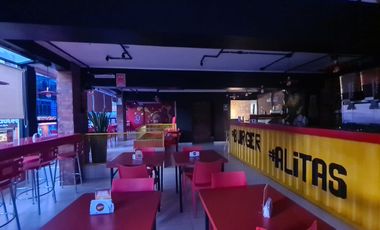 Desde los inicios de Tarapoto, este local ha saciado antojos con sus hamburguesas y bebidas. Tres pisos operativos + azotea lista para conquistar.