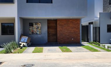 Casa nueva en venta en Parques Vallarta coto Galeana en Zapopan