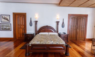 LUXURY BEACH VILLA FOR SALE