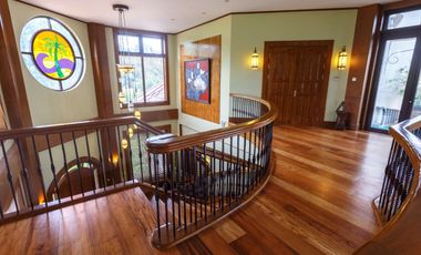 LUXURY BEACH VILLA FOR SALE