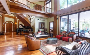 LUXURY BEACH VILLA FOR SALE