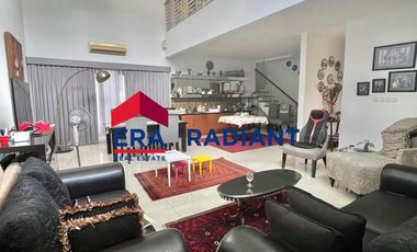 Rumah Hook Modern 2 Lantai di Jl Abdul Majid Dalam, Jakarta Selatan