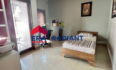 Rumah Hook Modern 2 Lantai di Jl Abdul Majid Dalam, Jakarta Selatan