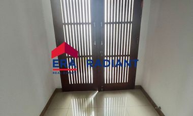 Rumah Hook Modern 2 Lantai di Jl Abdul Majid Dalam, Jakarta Selatan