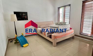 Rumah Hook Modern 2 Lantai di Jl Abdul Majid Dalam, Jakarta Selatan
