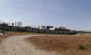 EN VENTA TERRENO DE 3875 M2 EN LA AV. AVIACION , CERRO COLORADO