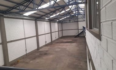 PR17021 Bodega en arriendo en el sector Jesus Nazareno, Medellin