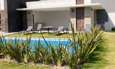 Rento Depto 3 recámaras Fracc Riscos Condesa Zibata en Querétaro frente Anahuac