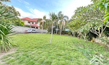 Sale with 3 houses and an orchard Next to the Chao Phraya River - Nakhon Sawan