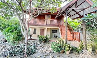 Sale with 3 houses and an orchard Next to the Chao Phraya River - Nakhon Sawan