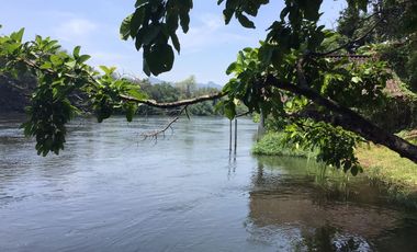 TWO HOUSES AND RAFT ON 30 METERS ALONG THE KWAE YAI JUST 10 KM FROM DOWNTOWN KANCHANABURI!!!