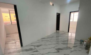 LOCAL EN ALQUILER - MEZANINE ESQUINERO EN ZONA ESTRATÉGICA Y COMERCIAL. ROCAUERTE Y NAPOLEON MERA EDIFICIO ESQ.  - MACHALA-EL ORO-ECUADOR.