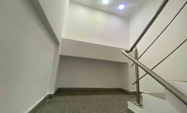 LOCAL EN ALQUILER - MEZANINE ESQUINERO EN ZONA ESTRATÉGICA Y COMERCIAL. ROCAUERTE Y NAPOLEON MERA EDIFICIO ESQ.  - MACHALA-EL ORO-ECUADOR.