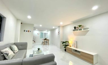 The townhouse is decorated in a Minimal style,  is fully furnished, and is ready to move in ,located in Don Kaew, Mae Rim, Chiang Mai.