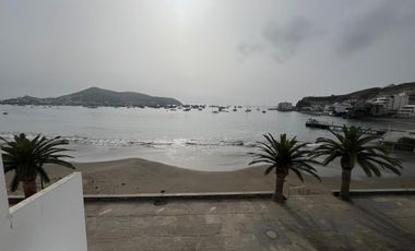 ¡Increíble Casa De 4 Pisos Con Vista Al Mar En Naplo!