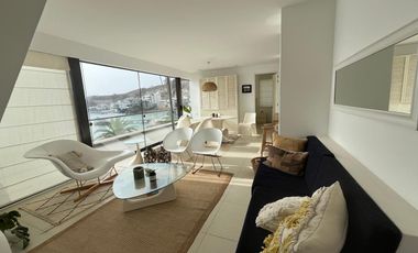 ¡Increíble Casa De 4 Pisos Con Vista Al Mar En Naplo!