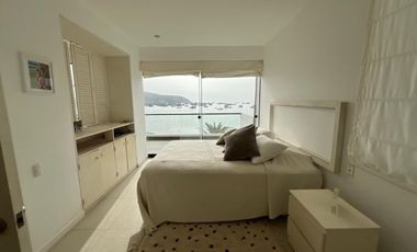 ¡Increíble Casa De 4 Pisos Con Vista Al Mar En Naplo!