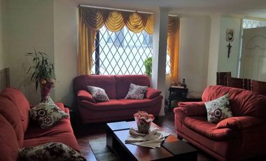 Venta de Casa Independiente Sector Ponceano Bajo, cerca al condado Shopping, Norte de Quito