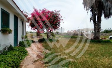 SE VENDE COMO TERRENO PARA  PROYECTO O CONDOMINIO DE  2,584 m². ¡CAMPO Y PLAYA !...