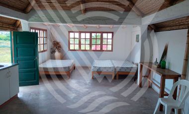 SE VENDE COMO TERRENO PARA  PROYECTO O CONDOMINIO DE  2,584 m². ¡CAMPO Y PLAYA !...