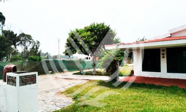 SE VENDE COMO TERRENO PARA  PROYECTO O CONDOMINIO DE  2,584 m². ¡CAMPO Y PLAYA !...