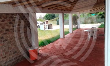 SE VENDE COMO TERRENO PARA  PROYECTO O CONDOMINIO DE  2,584 m². ¡CAMPO Y PLAYA !...