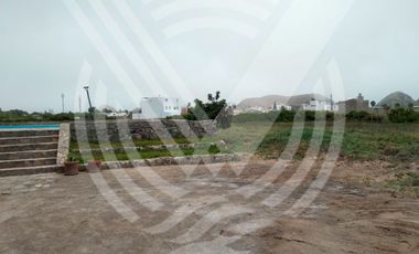 SE VENDE COMO TERRENO PARA  PROYECTO O CONDOMINIO DE  2,584 m². ¡CAMPO Y PLAYA !...