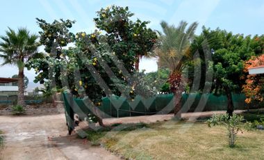 SE VENDE COMO TERRENO PARA  PROYECTO O CONDOMINIO DE  2,584 m². ¡CAMPO Y PLAYA !...