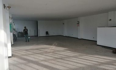| Local Comercial en Venta – Amplio Espacio con Bodega y Dos Niveles |