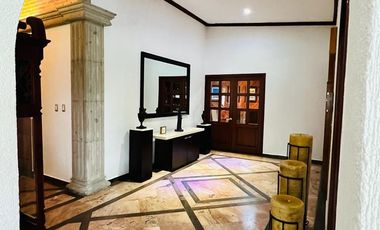 EN VENTA LUJOSA CASA EN PRIVADA DE LEÑEROS CON VIGILANCIA, COL. VISTA HERMOSA, CUERNAVACA MOR.